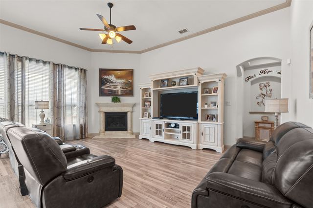 211 Chinaberry Trail, Forney, TX 75126