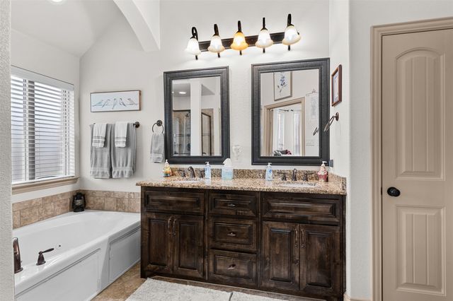 211 Chinaberry Trail, Forney, TX 75126