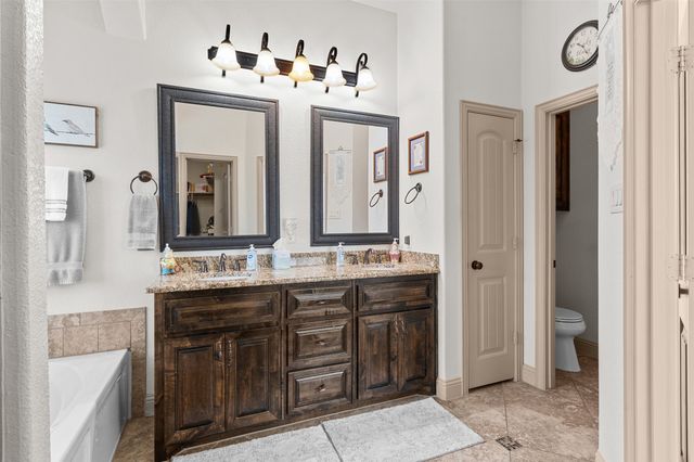 211 Chinaberry Trail, Forney, TX 75126