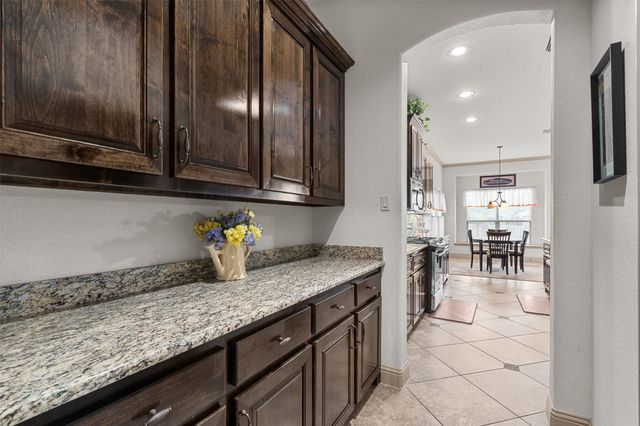 211 Chinaberry Trail, Forney, TX 75126