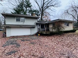 70945 Ridgewood Drive, Ontwa Twp, MI 49112