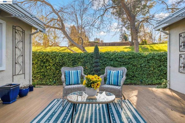 851 Luz Ct, Danville, CA 94526