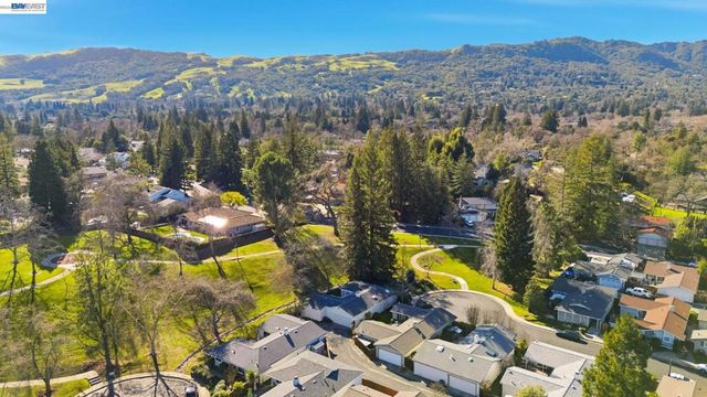851 Luz Ct, Danville, CA 94526