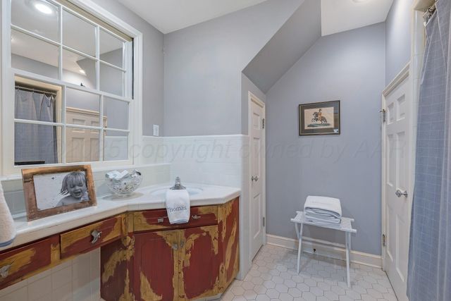 3003 S HUGHES Street, Amarillo, TX 79109