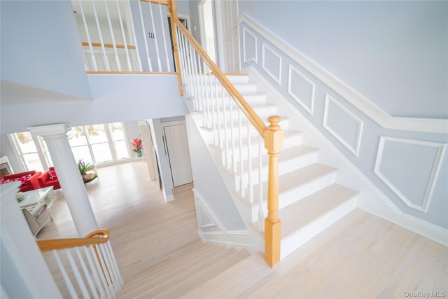 14 S Country Road, Westhampton, NY 11977