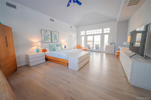 14 S Country Road, Westhampton, NY 11977