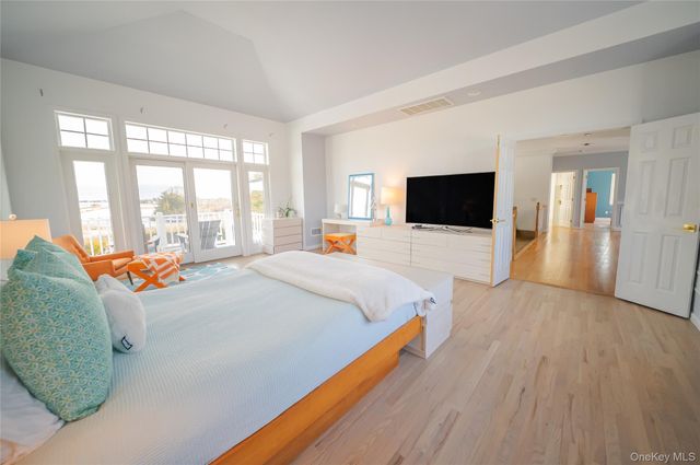 14 S Country Road, Westhampton, NY 11977