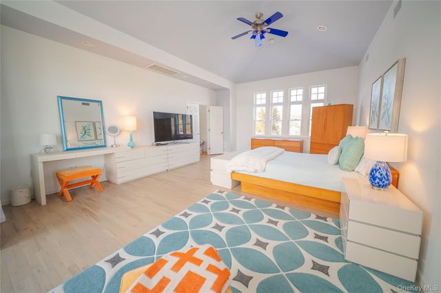 14 S Country Road, Westhampton, NY 11977