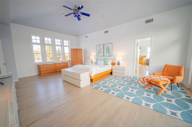 14 S Country Road, Westhampton, NY 11977