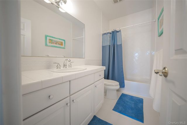 14 S Country Road, Westhampton, NY 11977