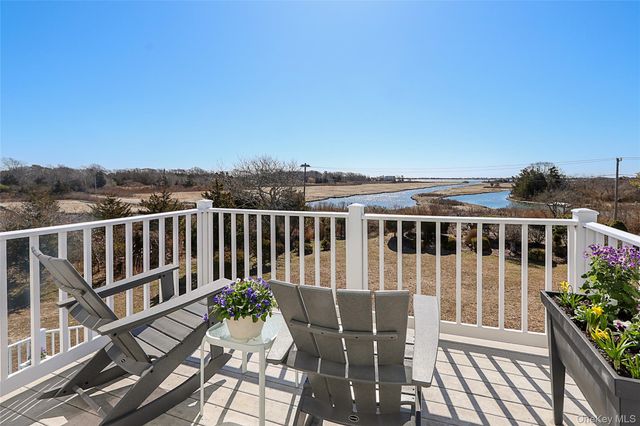 14 S Country Road, Westhampton, NY 11977