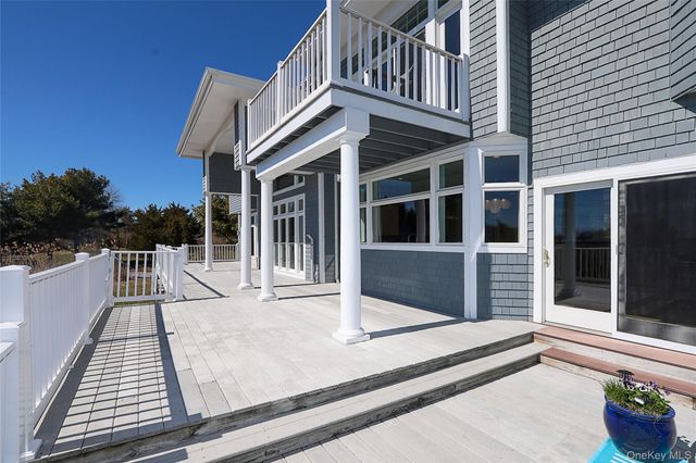 14 S Country Road, Westhampton, NY 11977