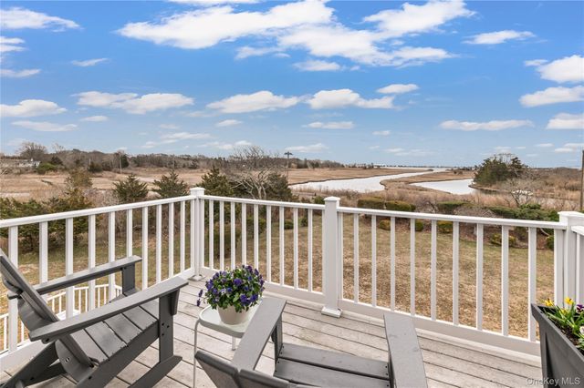 14 S Country Road, Westhampton, NY 11977