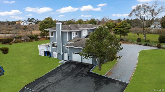14 S Country Road, Westhampton, NY 11977