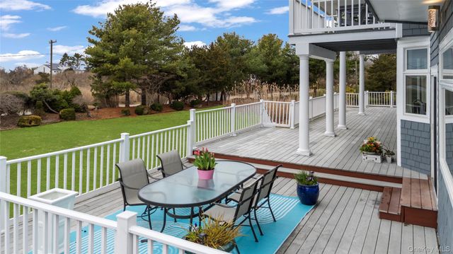 14 S Country Road, Westhampton, NY 11977