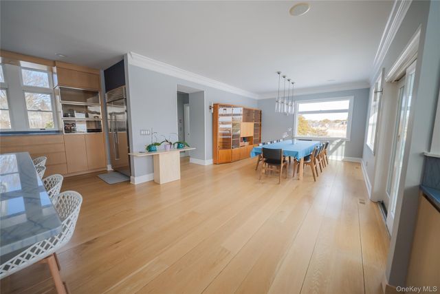 14 S Country Road, Westhampton, NY 11977