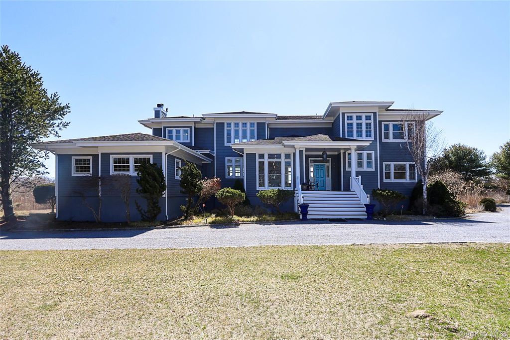 14 S Country Road, Westhampton, NY 11977