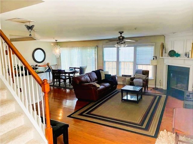 294 Balaban Circle, Woodstock, GA 30188