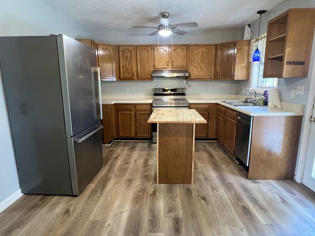 134 Cherokee Avenue, Russell Springs, KY 42642