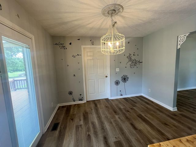 134 Cherokee Avenue, Russell Springs, KY 42642