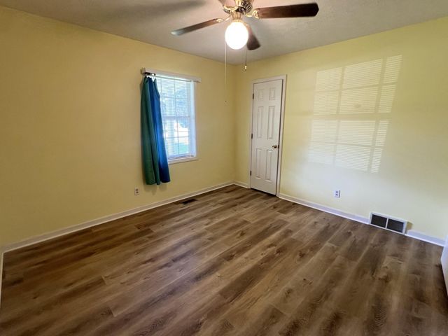 134 Cherokee Avenue, Russell Springs, KY 42642