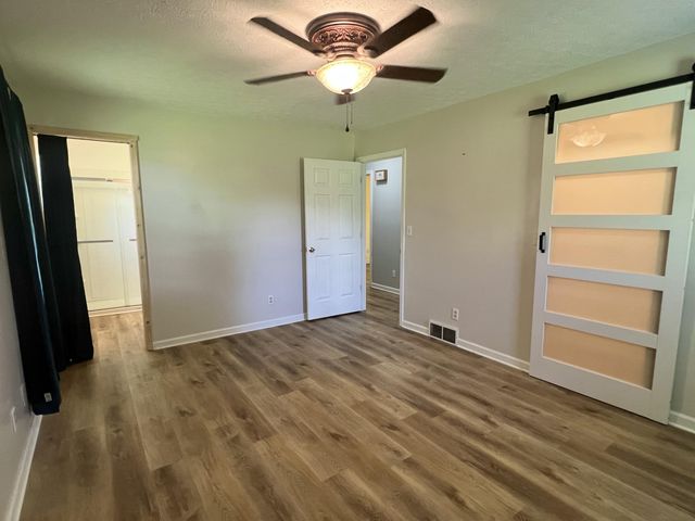 134 Cherokee Avenue, Russell Springs, KY 42642