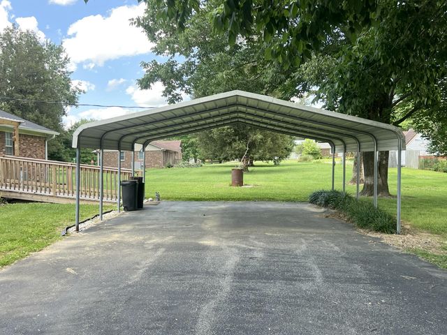 134 Cherokee Avenue, Russell Springs, KY 42642