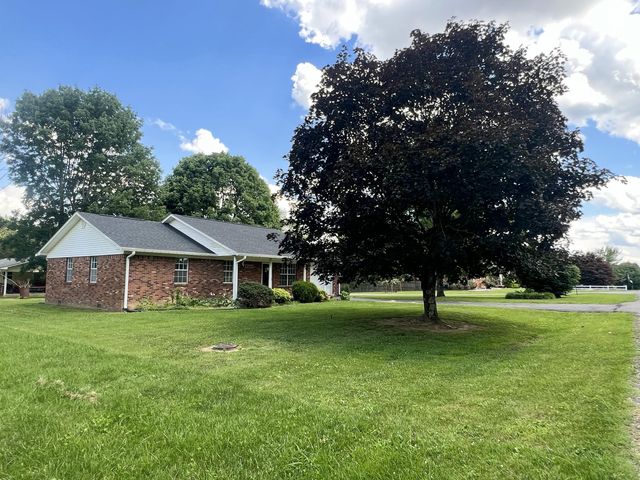 134 Cherokee Avenue, Russell Springs, KY 42642