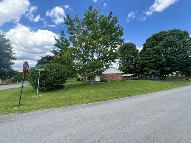 134 Cherokee Avenue, Russell Springs, KY 42642
