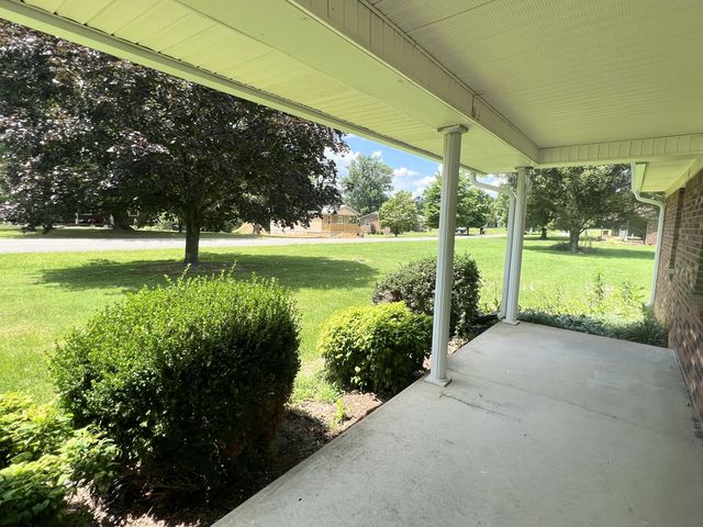 134 Cherokee Avenue, Russell Springs, KY 42642