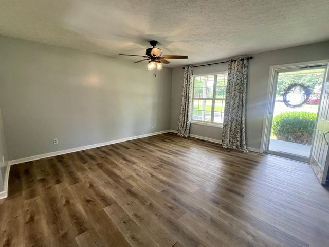 134 Cherokee Avenue, Russell Springs, KY 42642