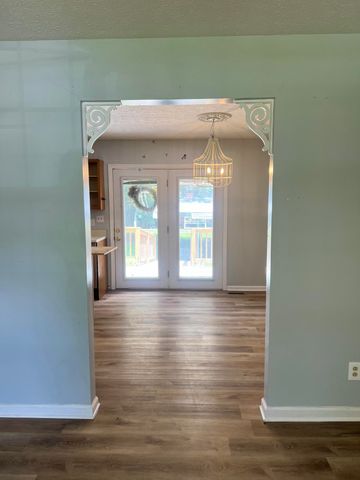 134 Cherokee Avenue, Russell Springs, KY 42642