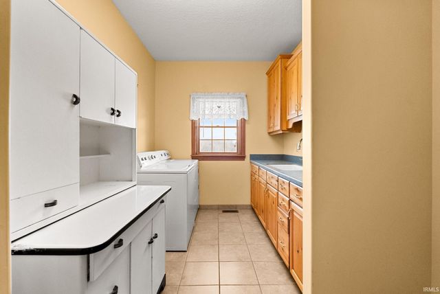 4239 S Kinsey Road, Warsaw, IN 46580