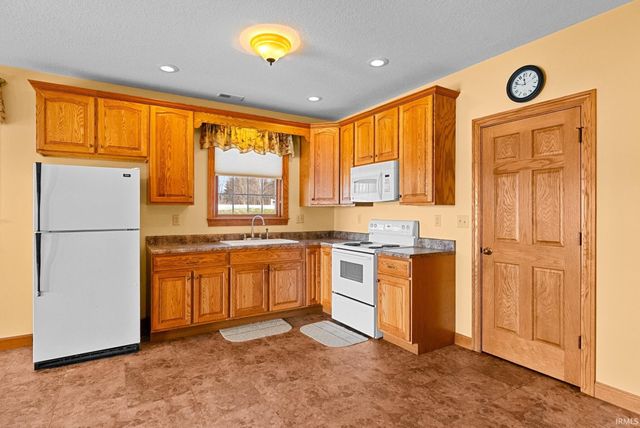4239 S Kinsey Road, Warsaw, IN 46580