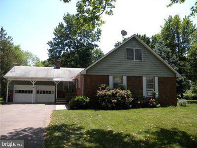 6 S MIDDLEBUSH RD, Somerset, NJ 08873