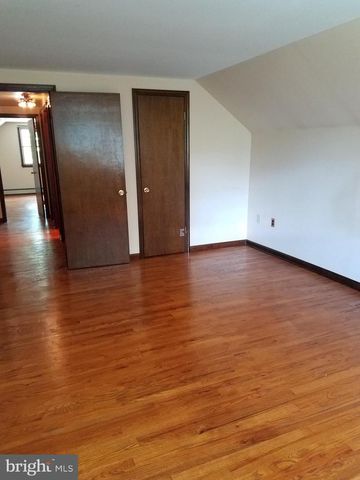 6 S MIDDLEBUSH RD, Somerset, NJ 08873