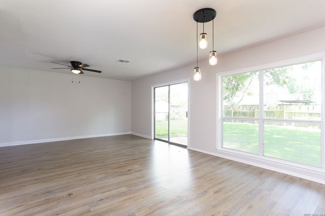 5146 Tom Stafford Dr, San Antonio, TX 78219