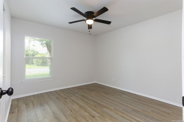 5146 Tom Stafford Dr, San Antonio, TX 78219