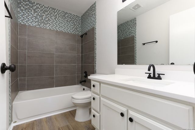 5146 Tom Stafford Dr, San Antonio, TX 78219