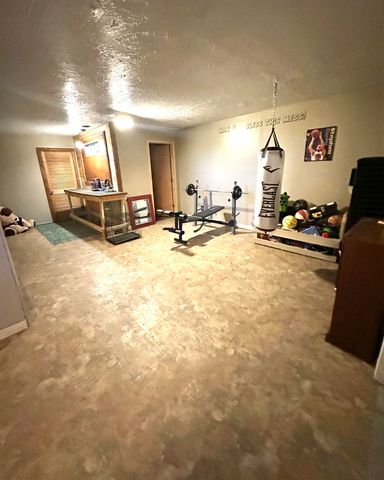 2 Crown Circle, Anthony, KS 67003