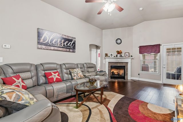 201 Ashbrook Circle, Harvest, AL 35749