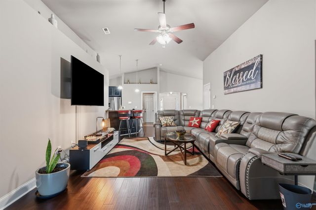 201 Ashbrook Circle, Harvest, AL 35749