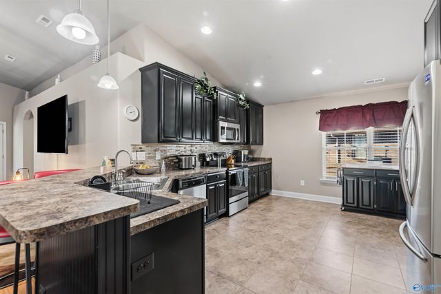 201 Ashbrook Circle, Harvest, AL 35749