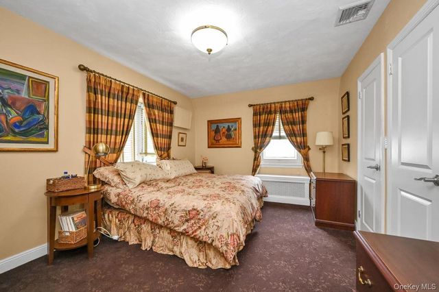 138-15 Union Turnpike, Kew Garden Hills, NY 11367