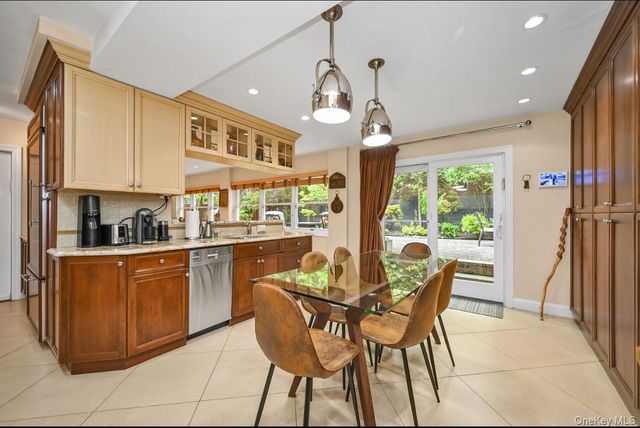 138-15 Union Turnpike, Kew Garden Hills, NY 11367