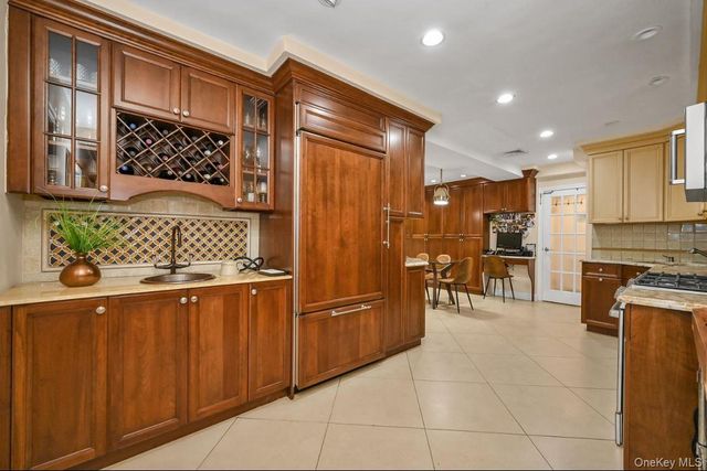 138-15 Union Turnpike, Kew Garden Hills, NY 11367