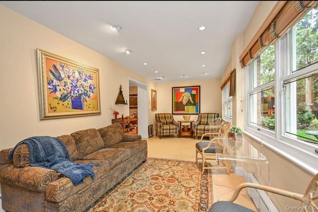 138-15 Union Turnpike, Kew Garden Hills, NY 11367