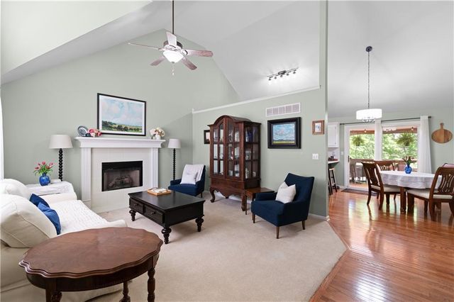 1110 Sarah Lane, Kearney, MO 64060
