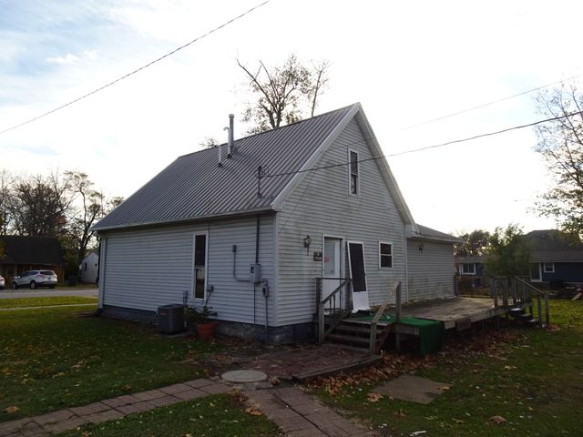 330 E Elm Street, Rensselaer, IN 47978