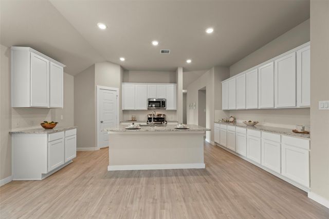 2610 Blue Abbot Drive, Fresno, TX 77545
